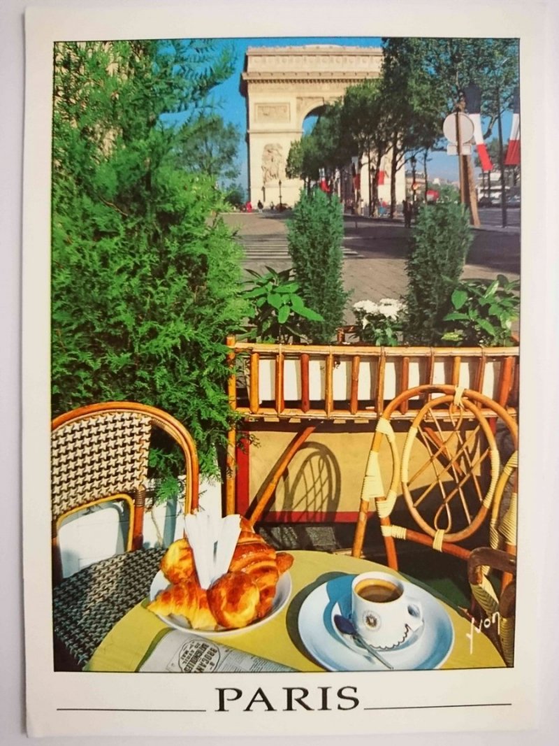 PARIS. PETIT DEJEUNER AUX CHAMPS-ELYSEES