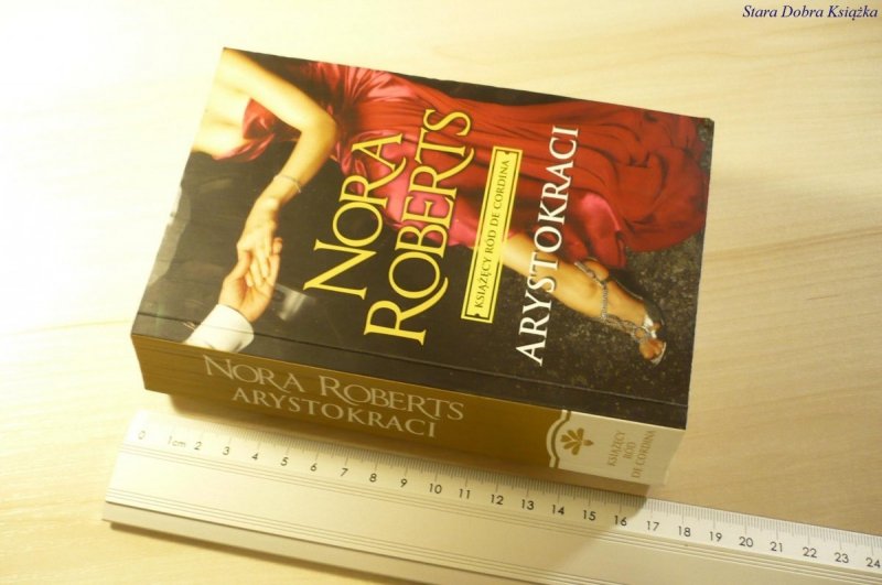 ARYSTROKRACI - Nora Roberts 2013