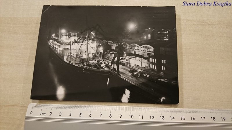 M/S 'BATORY' W NOCY. M/S BATORY AT NIGHT