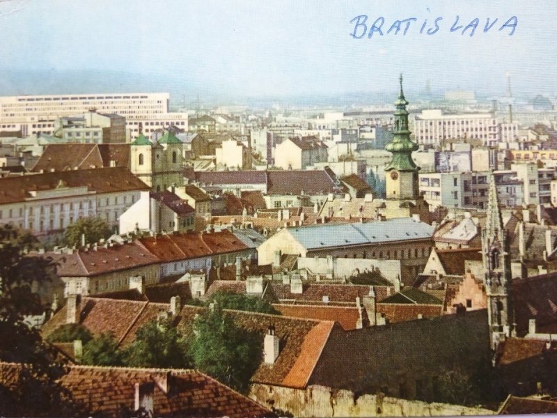 BRATISLAVA - POHLAD Z HRADU