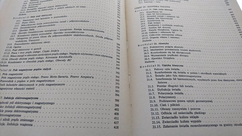 FIZYKA DLA KANDYDATÓW NA WYŻSZE UCZELNIE 1974