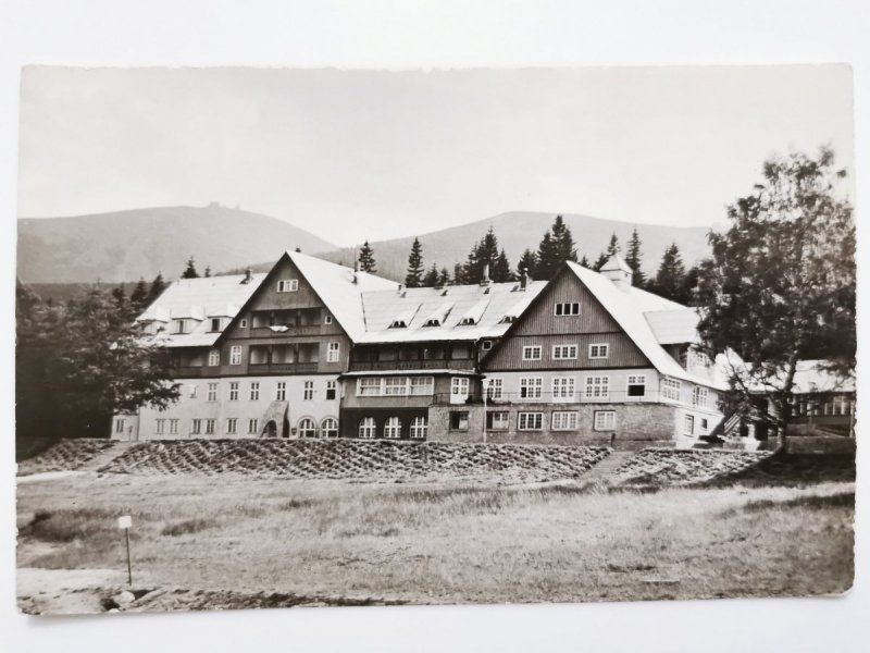 KARPACZ. HOTEL TURYSTYCZNY ORLINEK FOT. STANIEWSKI