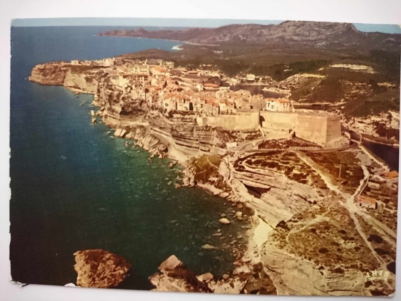 CHARMES ET COULEURS DEL A CORSE. BONIFACIO