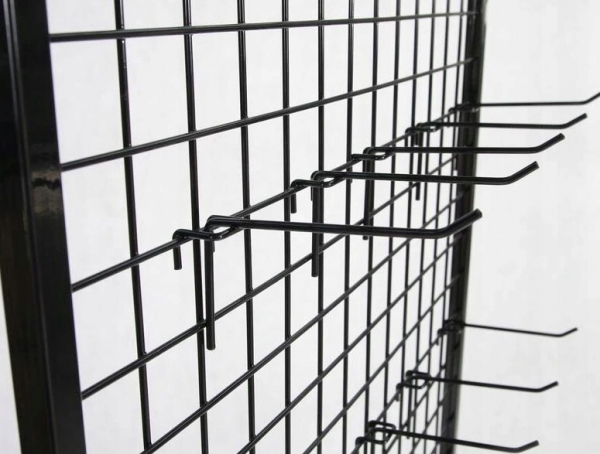 Stojak ekspozytor z 20 haczykami, 2 koszami - CZARNY 