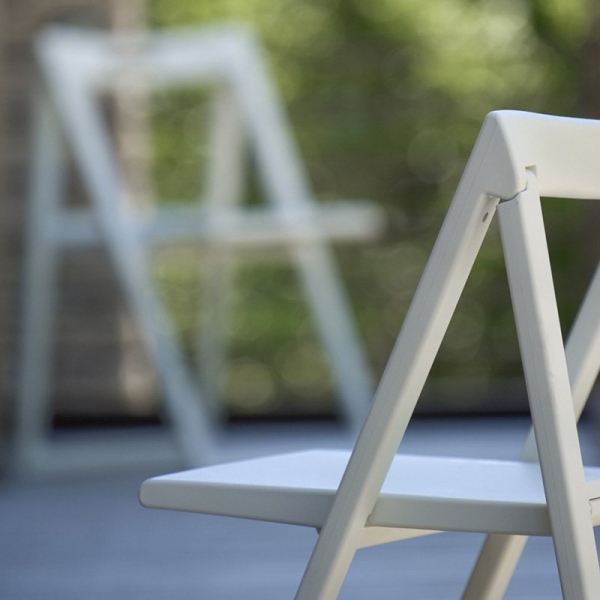 Minimalistyczne krzesła ogrodowe Pedrali Enjoy 460