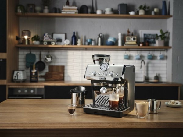Ekspres ciśnieniowy DeLonghi EC9155.MB