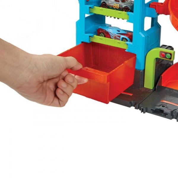 Hot Wheels Zestaw City Zakręcona megamyjnia HDP05