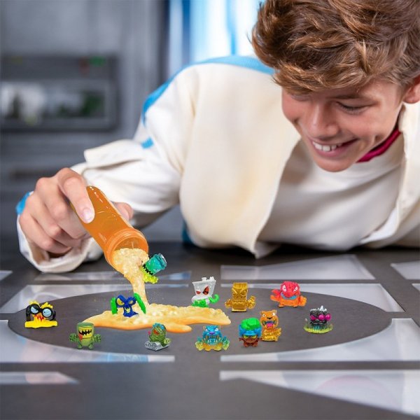 Cobi Figurki Mr Beast Lab - Rój Mega Lab 12-pak