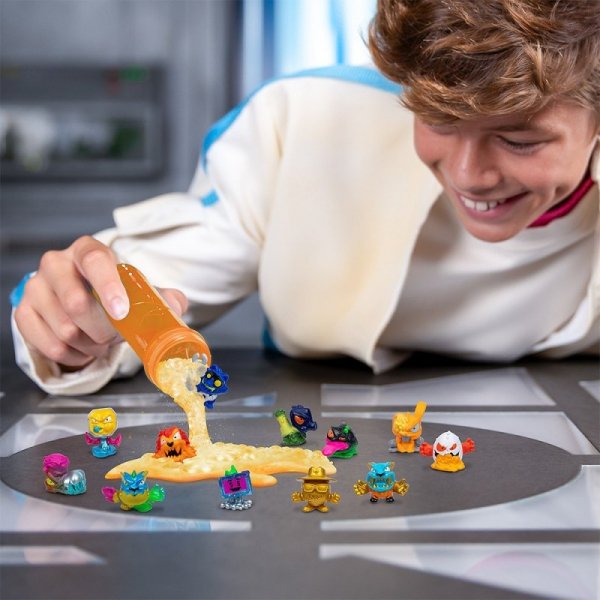 Cobi Figurki Mr Beast Lab - Rój Mega Lab 12-pak