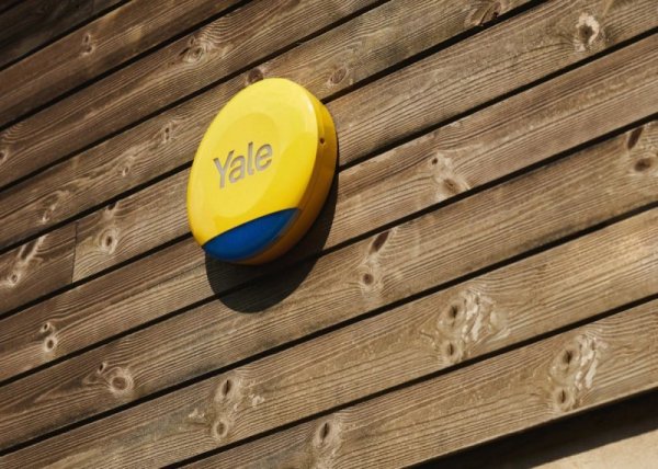 YALE HOME Syrena zewnętrzna żółta
