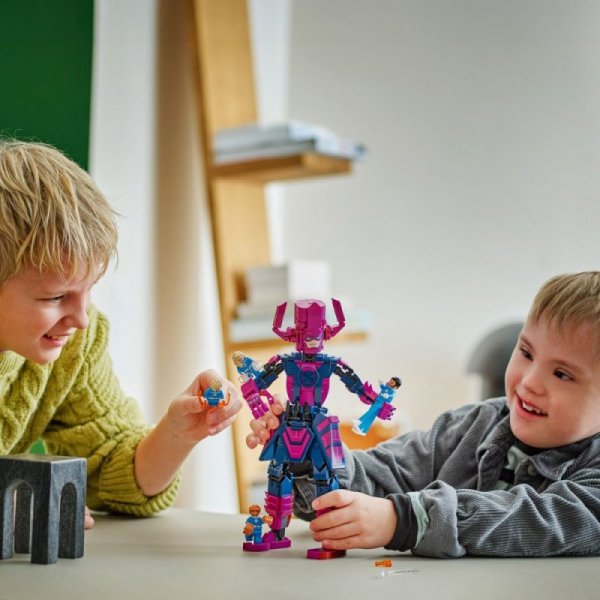 LEGO Klocki Super Heroes 76316 Figurka Fantastycznej Czwórki kontra Galactus