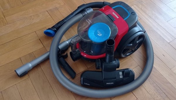 Odkurzacz bezworkowy Philips FC9330/09 UŻYWANY (900W; kolor czarny, kolor czerwony)