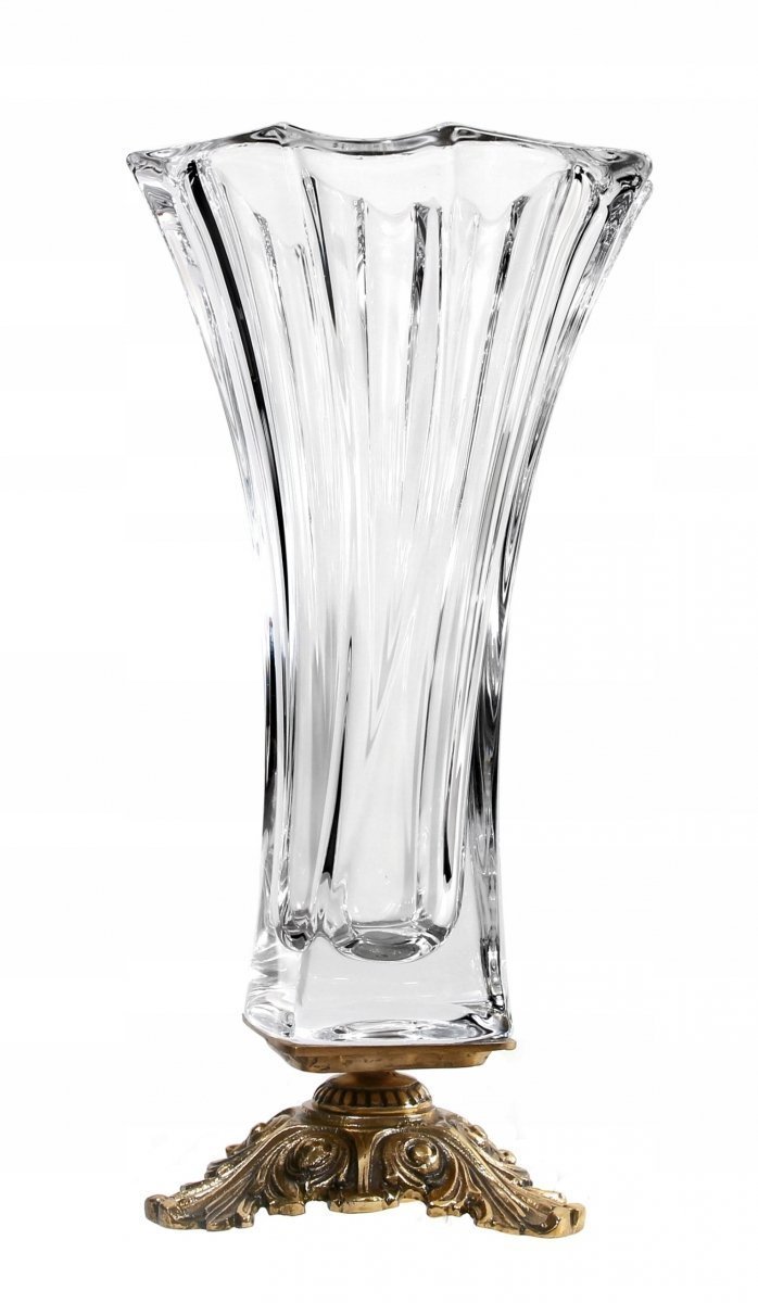 Kryształowy wazon z elementami mosiądzu