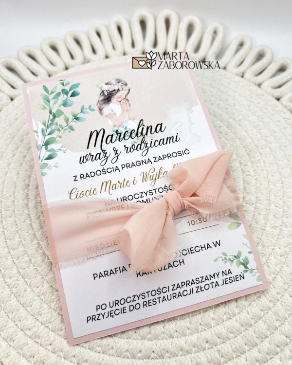 Zaproszenia na Pierwszą Komunię Świętą - dziewczynka, ze wstążką