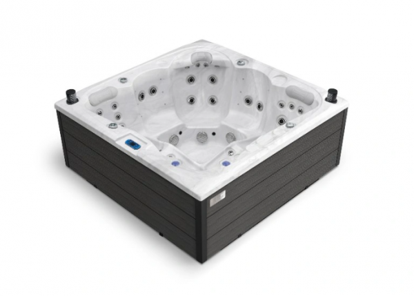 Canadian Spa - Montreal - White marble