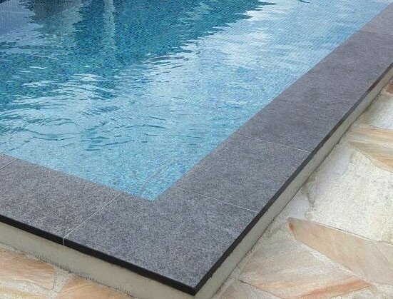 Kamień brzegowy MODENA Mountain Grey do basenu 4x8 / prostokąt