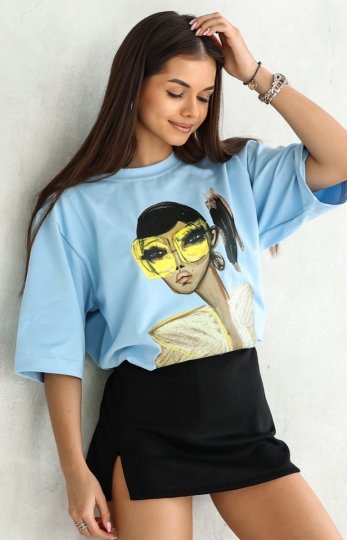 Oversizowy t-shirt damski żółte okulary błękitny