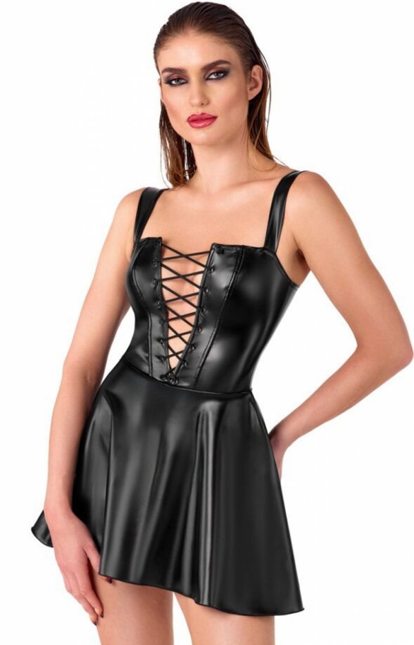 Skórzana mini sukienka rozkloszowana