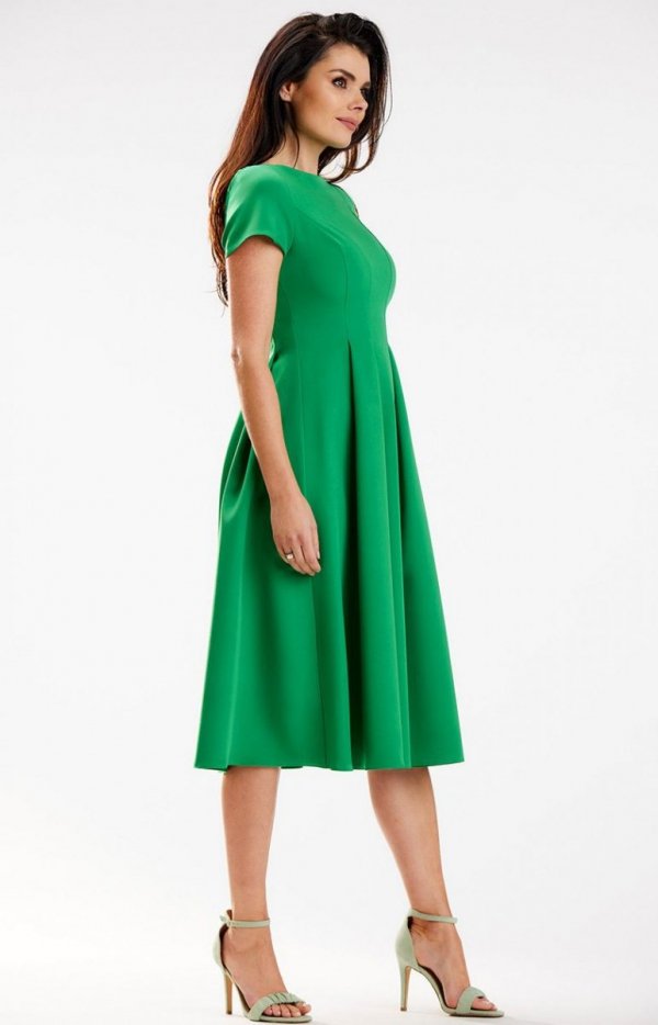 Awama A569 sukienka midi z zakładkami zielona-1