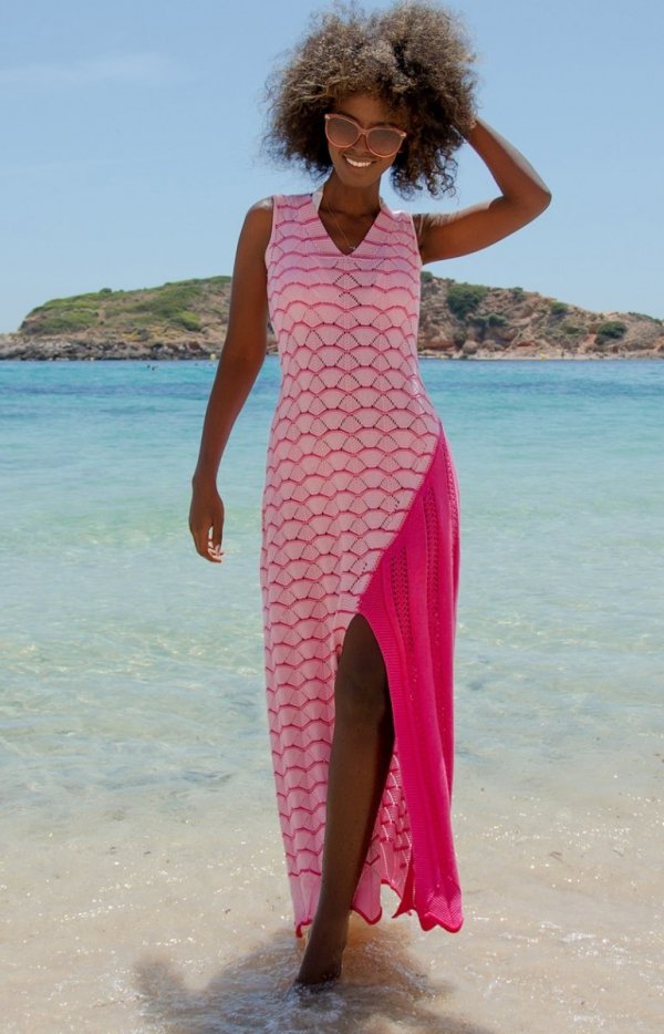 Długa ażurowa sukienka letnia pink F1460-1