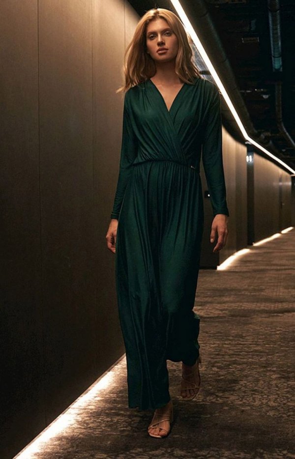 Elegancka sukienka maxi zielona M705