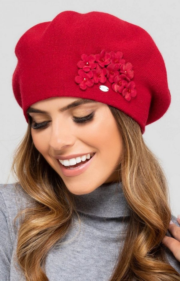 Kobiecy beret z kwiatuszkami Arizona czerwony