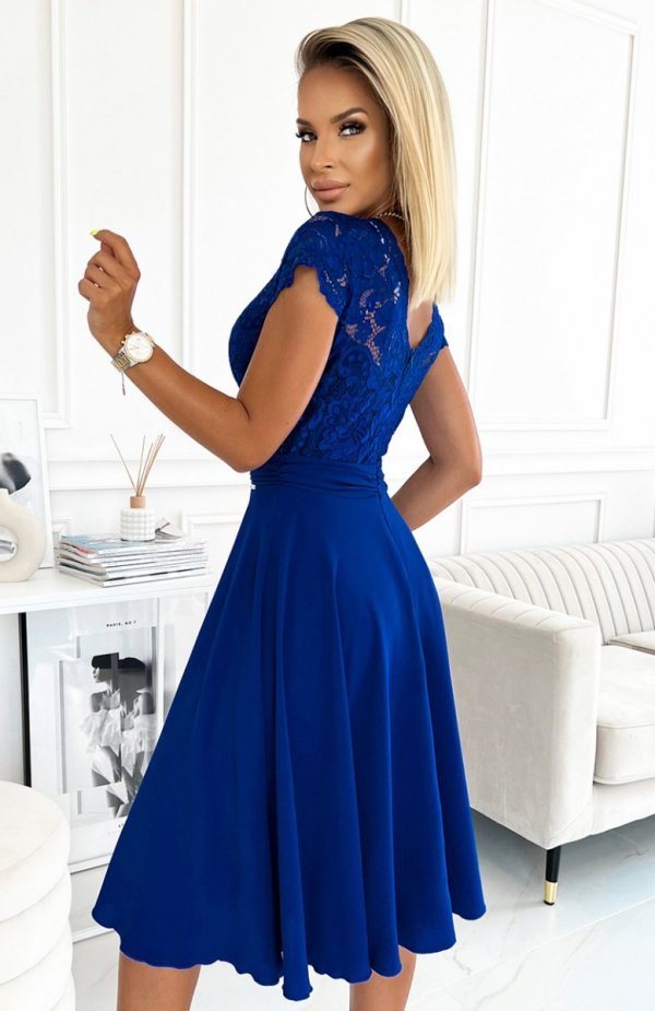 Numoco 381-3 LINDA szyfonowa sukienka z koronkowym dekoltem tył