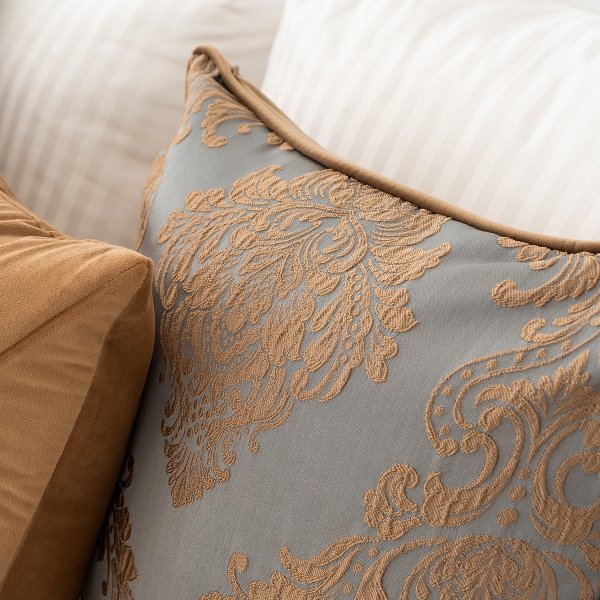 Mint-Beige Set aus dekorativen Kissen für das Schlafzimmer, Queen + Touch.