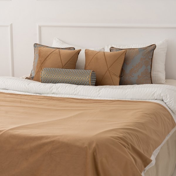 Mint-Beige Set aus dekorativen Kissen für das Schlafzimmer, Queen + Touch.