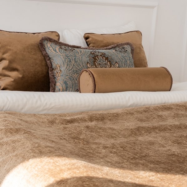 Schlafzimmer-Set in Beige und Mint, Aurum + Bergen + Glamour.