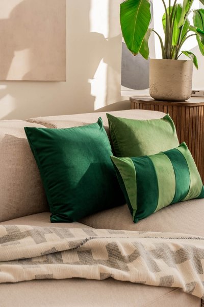 Green decorative pillows set Velvet + Stripes