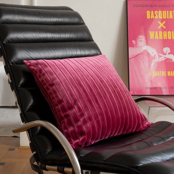 Cordian Fuchsia Decorative Pillow 50x50 Prestige Line