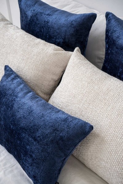 Navy Set of 5 Decorative Bedroom Pillows Bergen