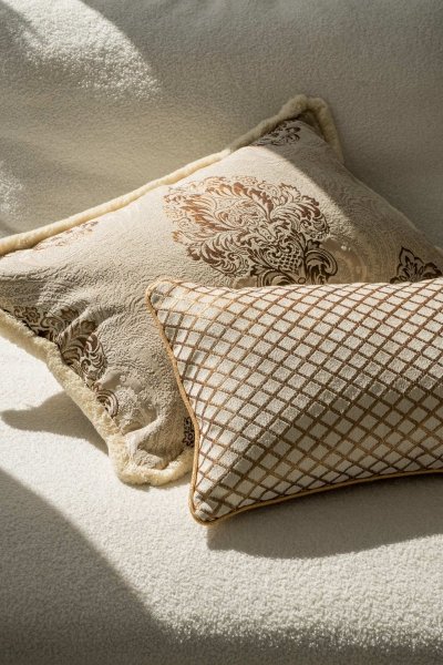Cream Set of 3 Decorative Pillows Aurum