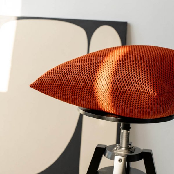 Ruda poduszka dekoracyjna Sonic