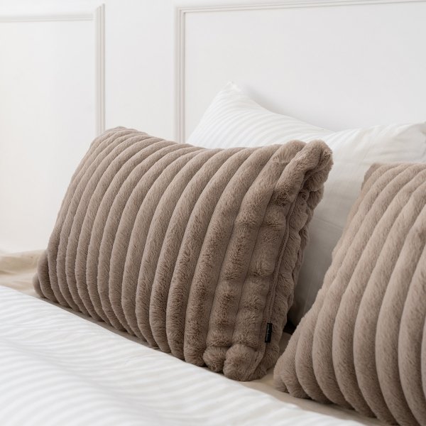 Taupe Zestaw do sypialni Bunny 2 poduszki + narzuta