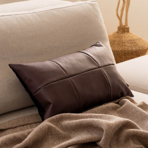  Bordowa poduszka dekoracyjna Brick