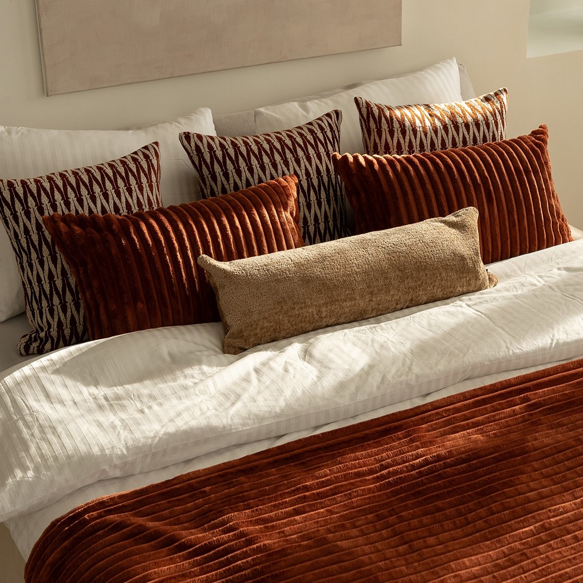 White Set of 5 Decorative Bedroom Pillows - Calm
