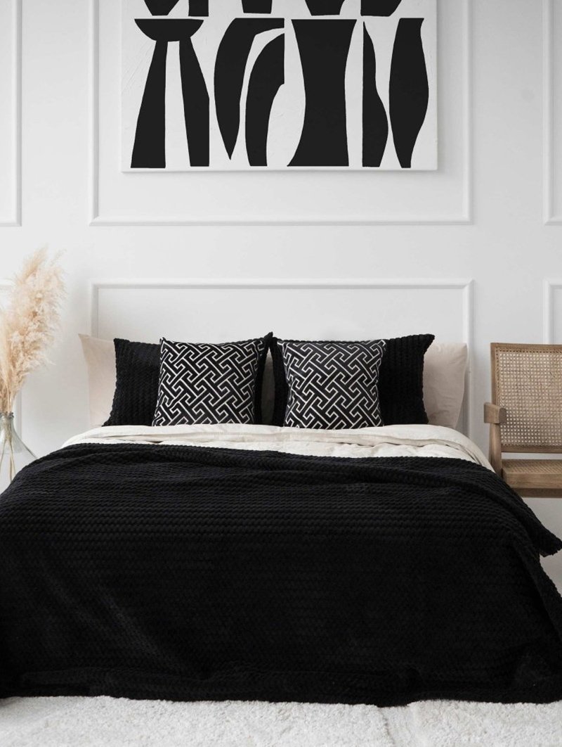 Geneva Black Bedroom Set: 2 Pillows + Bedspread