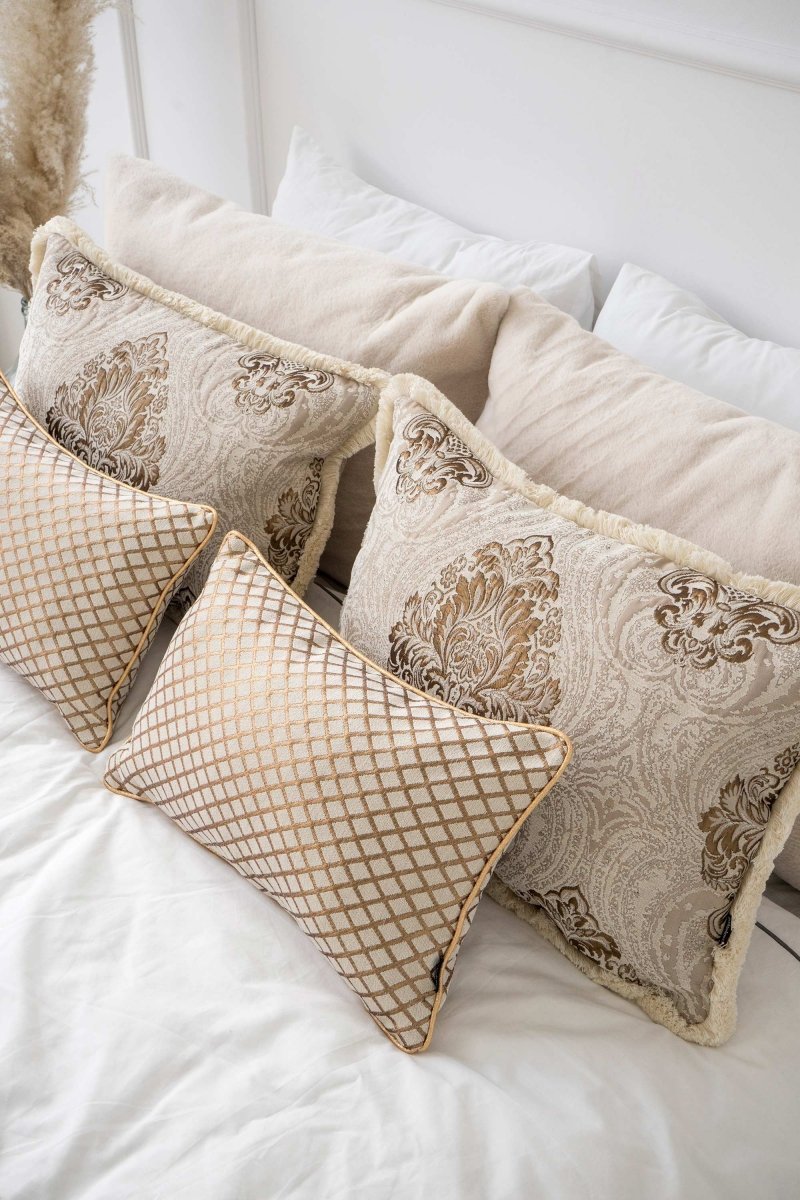 Kremowy zestaw 6 poduszek do sypialni dekoracyjnych Aurum 