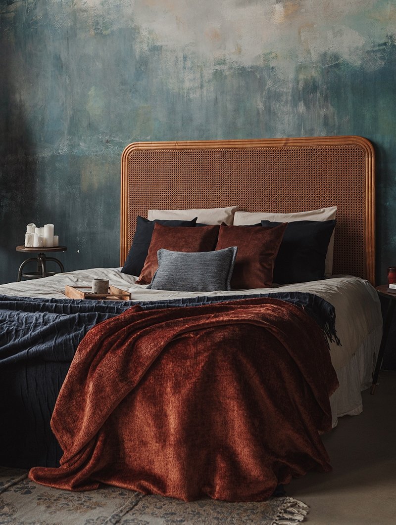 Granatowo-rudy zestaw 6 poduszek dekoracyjnych do sypialni 