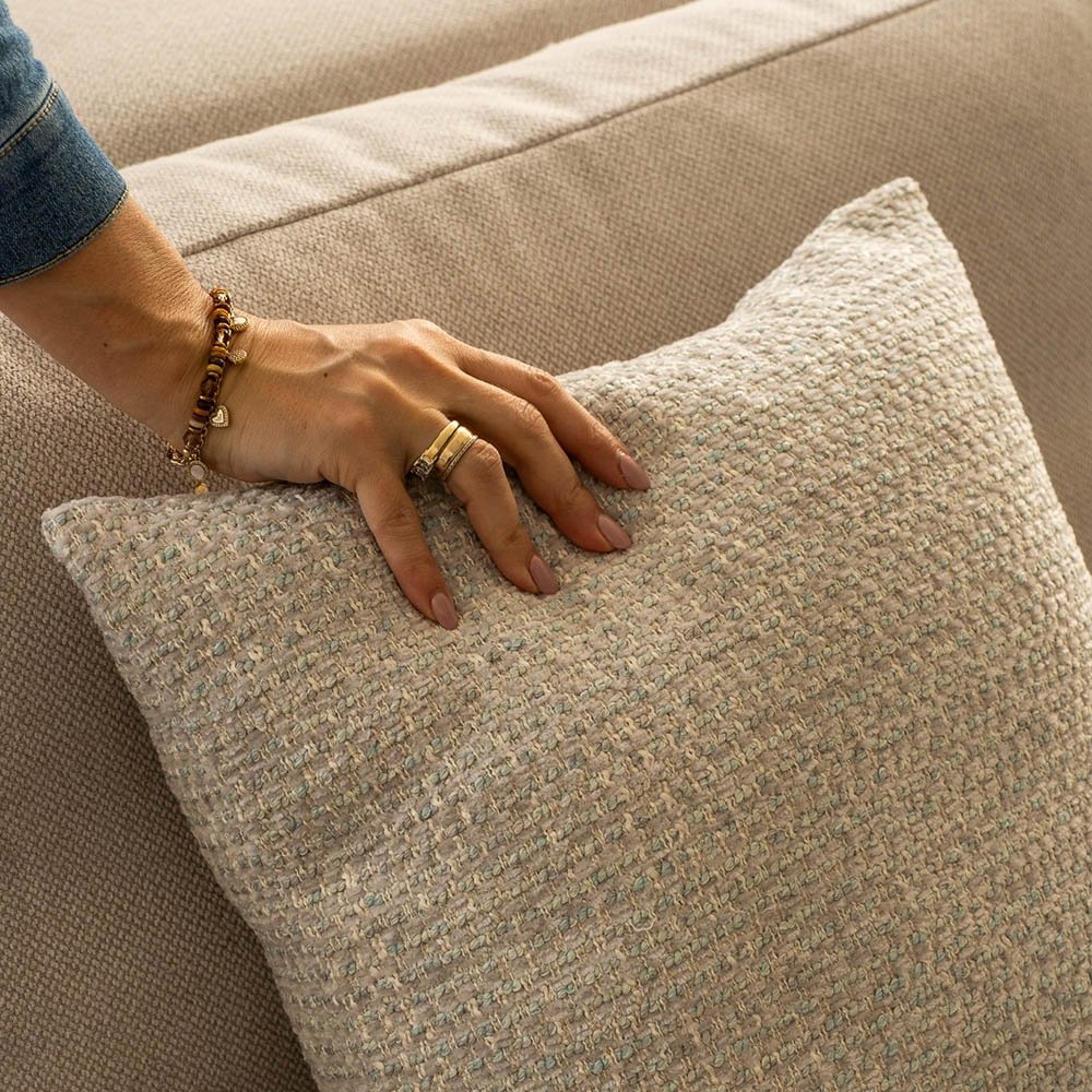  Beżowa poduszka dekoracyjna Silencio