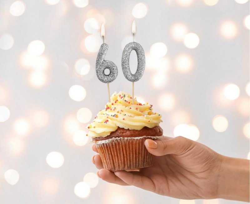 Świeczka Piker MINI Cyfra 6, BIO Brokatowa Czarna – 1 Szt.