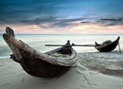 Fototapeta - Stare łodzie, Wietnam - 254x183 cm