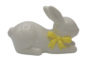 KRÓLICZEK CERAMICZNY LEŻĄCY BIAŁY Z ŻÓŁTĄ KOKARDKĄ MAŁY 11x5x7,5 cm
