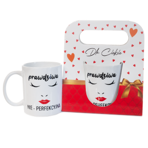 Kubek ceramiczny w ozdobnym opakowaniu z napisem Prawdziwa nie perfekcyjna