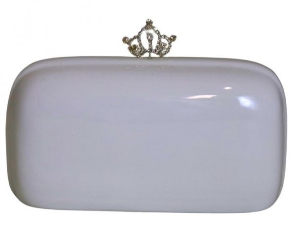 SKARBONKA CERAMICZNA TOREBKA Z BIŻUTERYJNYM ZAPIĘCIEM BIAŁA 17,5x6x12,5 cm